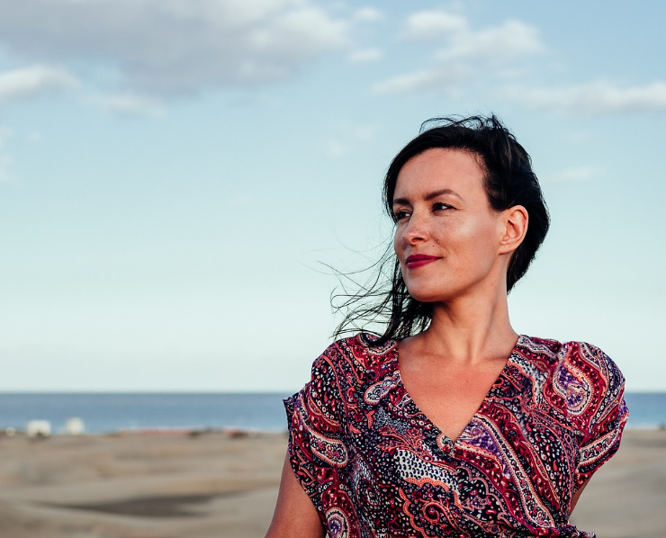 abnehmen online personal trainer frau am strand